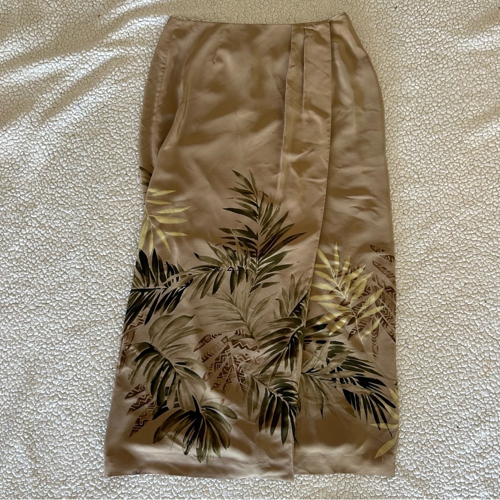 Josephine Chaus 100% silk lined Midi Skirt palm tree print
